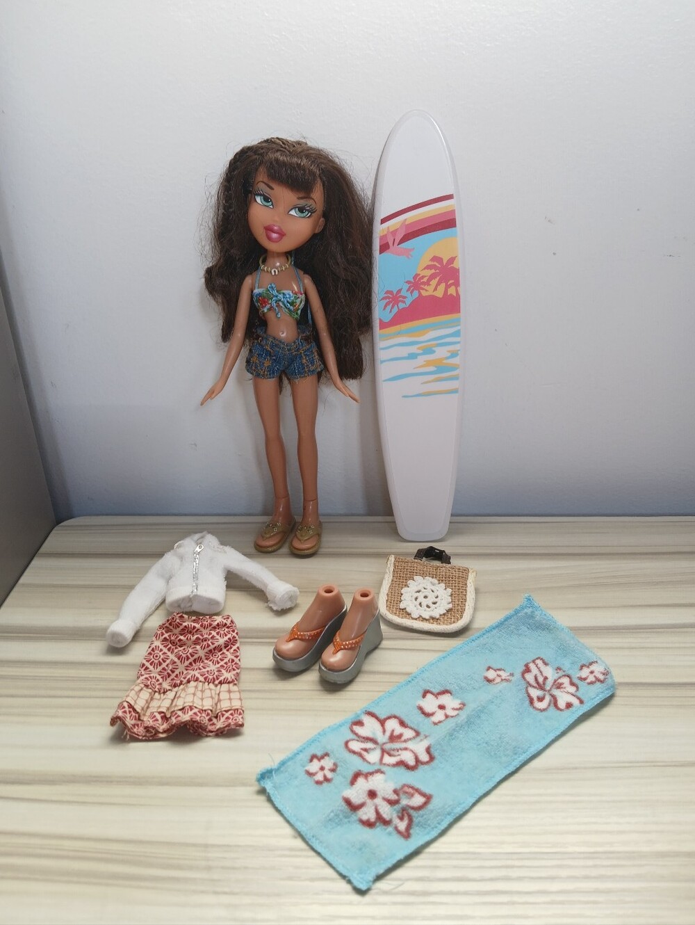 Bratz Sun-Kissed Summer Collection Dana Doll, Clothes & Accessories 2004